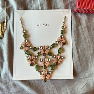 Beautiful gem stone Stella and Dot necklace